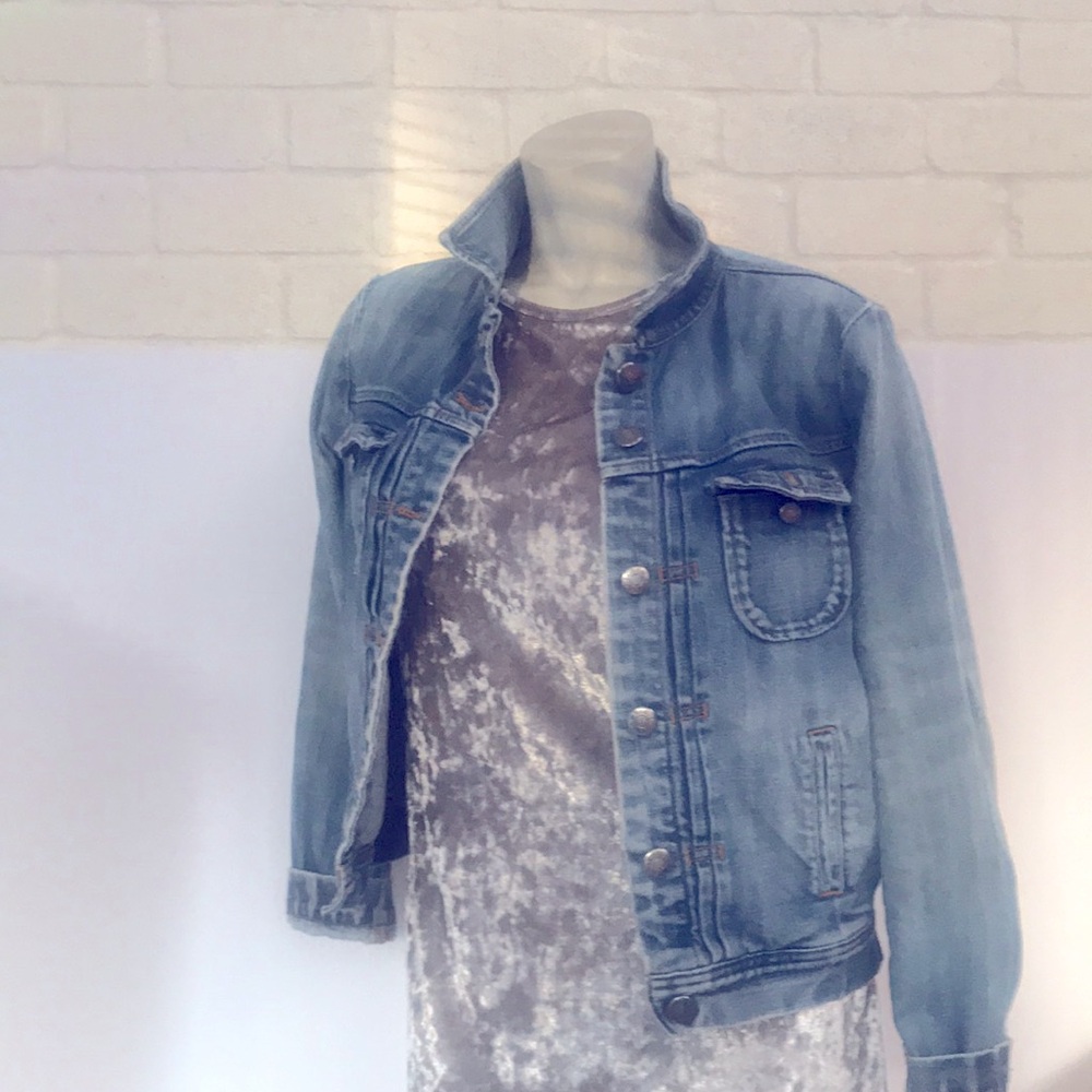 Source Unknown Light Blue Denim Jacket with Button Details - Picture 7 of 7